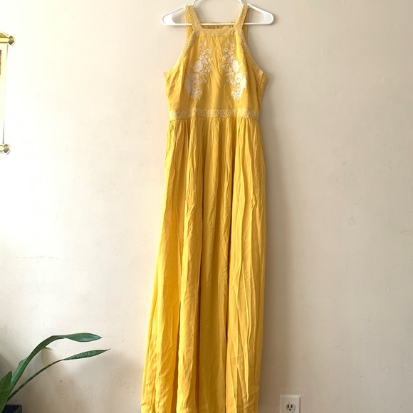 NY & COMPANY GOLD DUST / YELLOW EMBROIDERED MAXI DRESS . SIZE LARGE - Picture 5 of 17